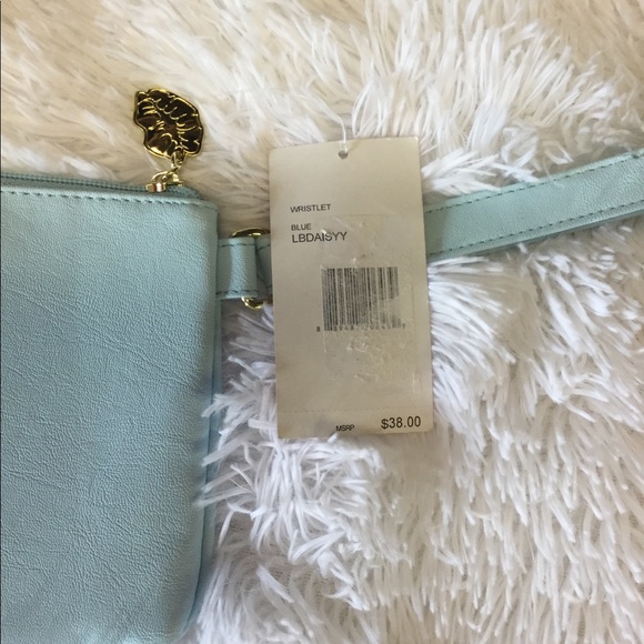 NWT Betsey Johnson Blue Daisy Wristlet - Picture 5 of 5